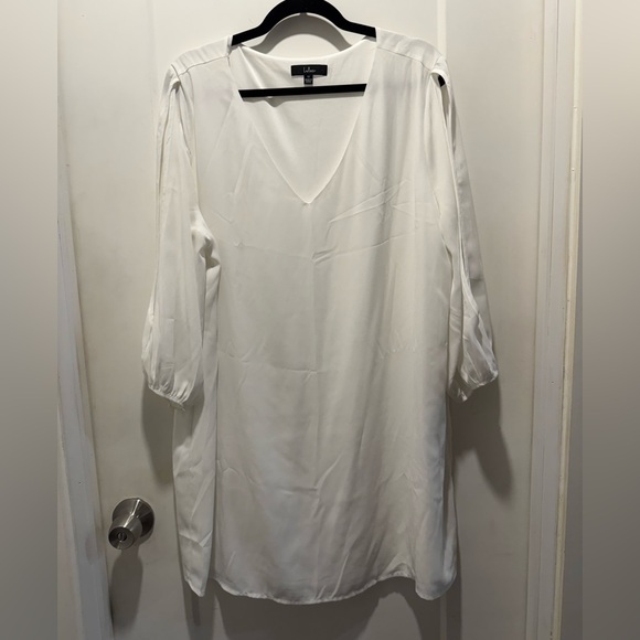 Lulu's Elegant Cream V-Neck dress 1X. Fully lined. EUC ptp24 - Picture 3 of 6